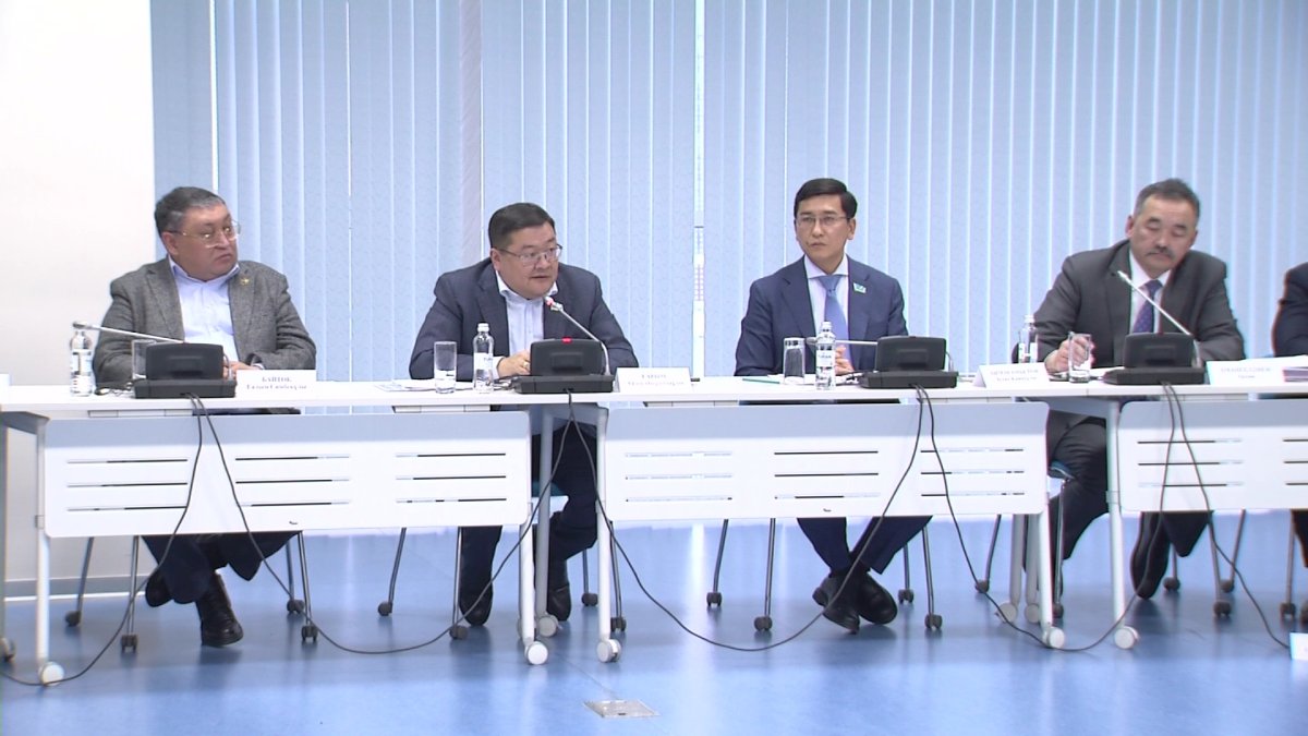 Здравоохранение Казахстана недополучило 675 млрд тенге в 2024 году, - депутат