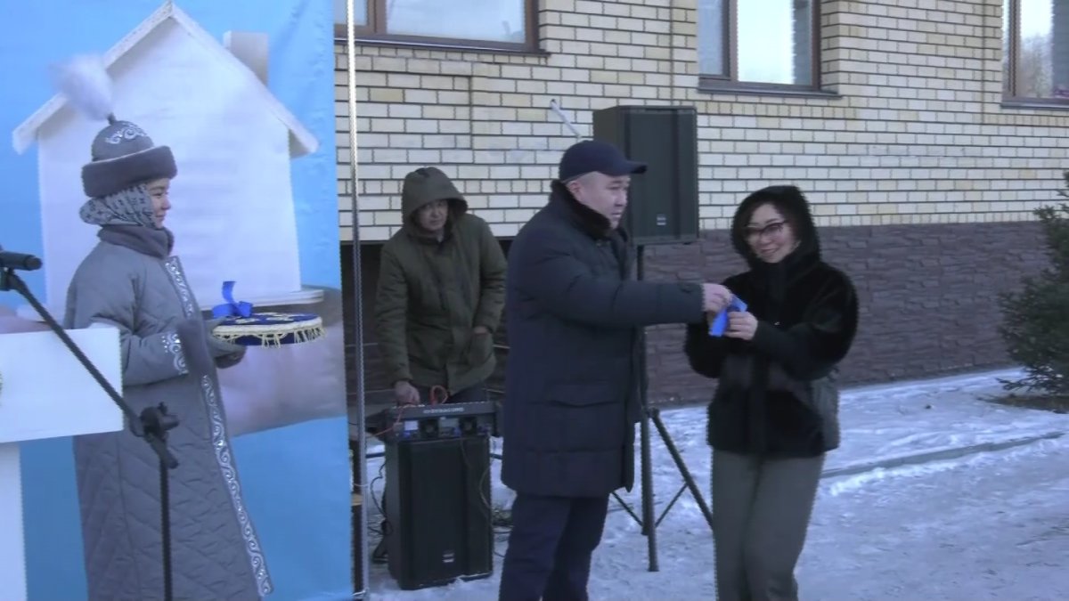 21 семья отпраздновала новоселье в Семее в преддверии Дня Независимости