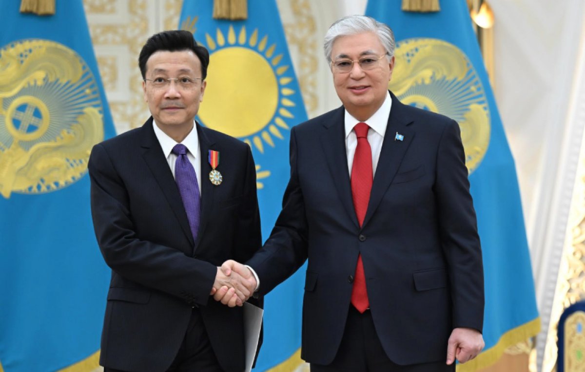 Токаев наградил посла КНР орденом «Достық» II степени