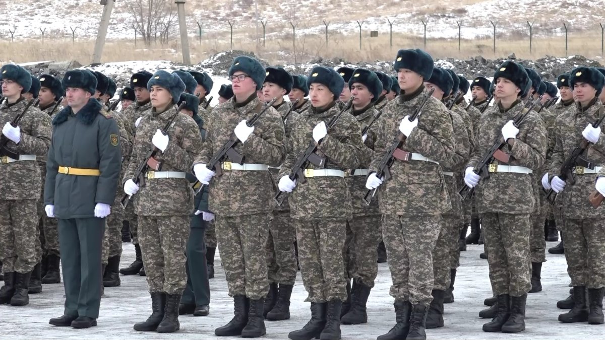 Необычное предложение руки и сердца сделал своей девушке солдат-срочник в Усть-Каменогорске