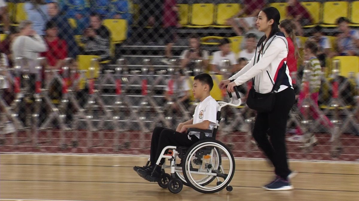 В Астане дети с особыми потребностями посостязались в разных видах спорта