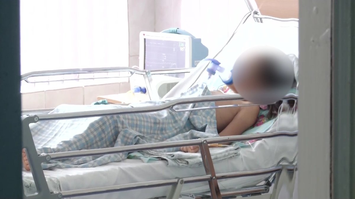 Қызылжарда үш жасар баланың көзіне пышақ кіріп, миын зақымдаған