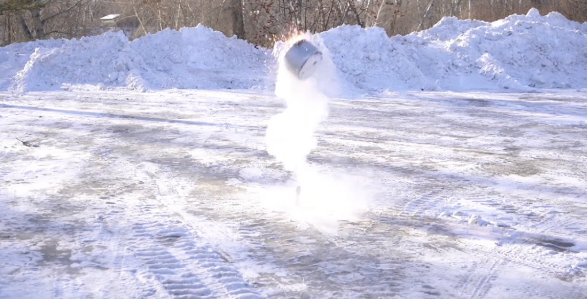 Опасность «бомбочек» протестировали спасатели (ВИДЕО)