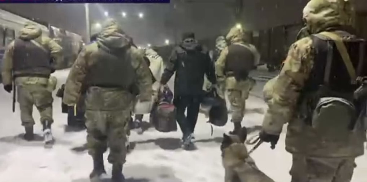 Обманули дольщиков почти на 4 миллиарда тенге: беглого бухгалтера доставили из России в Казахстан