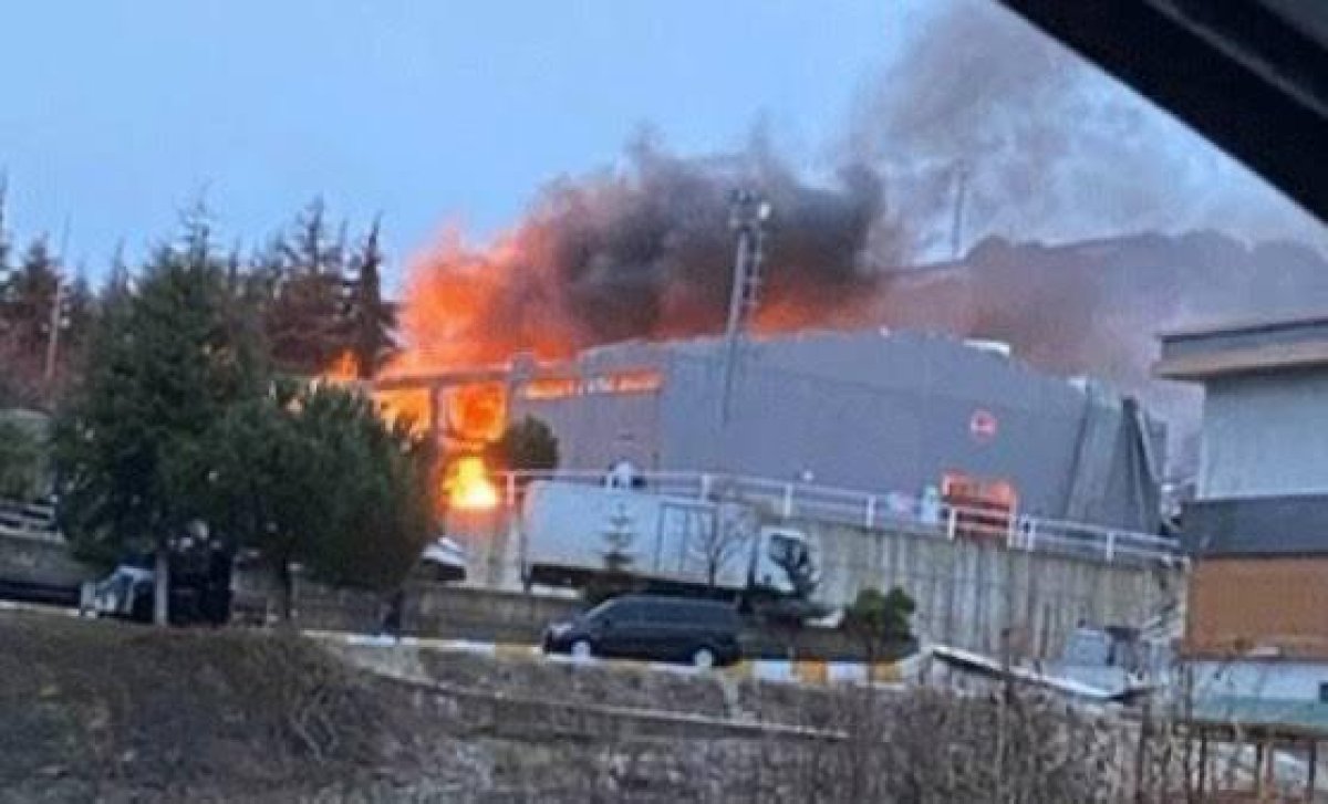 12 человек погибли во время взрыва на оружейном заводе в Турции