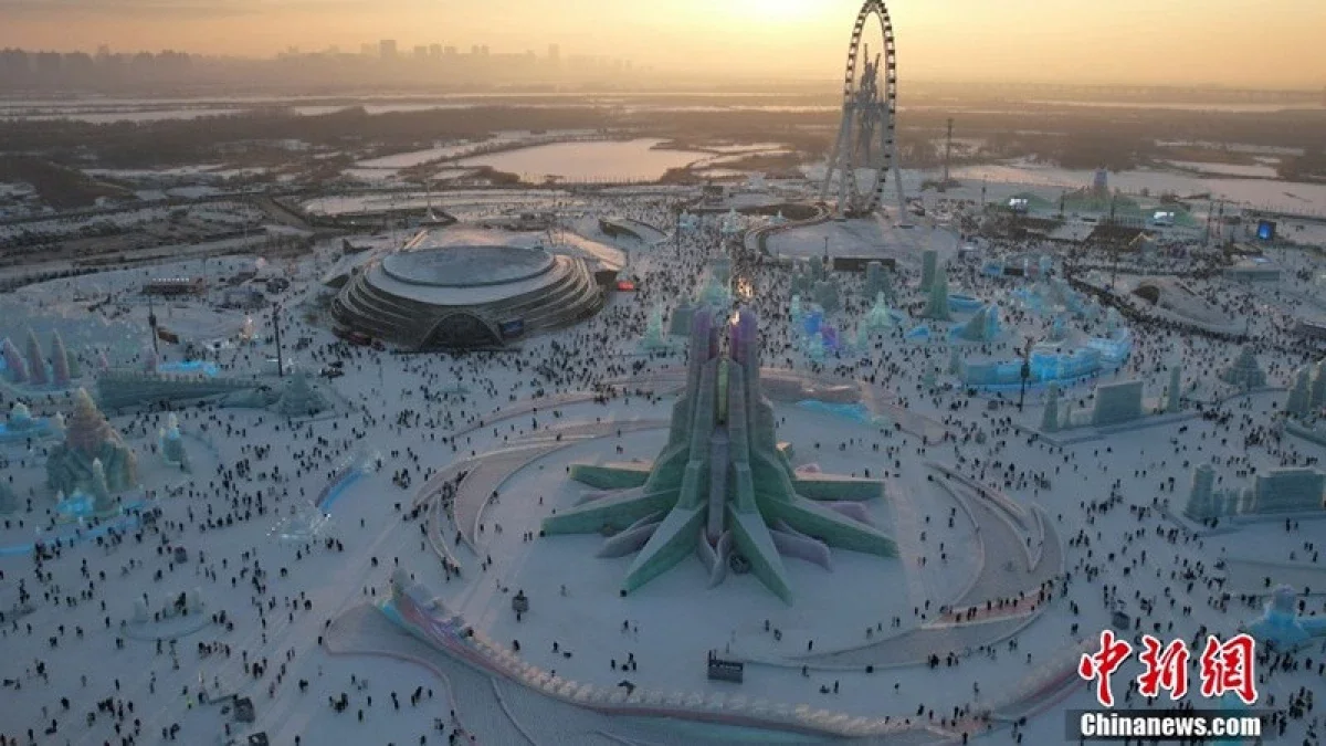 Қар-мұз патшалығы: Қытайда ең үлкен қысқы саябақ ашылды