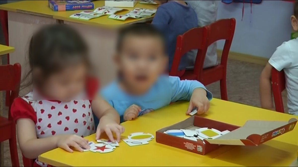 Елімізде жетім және ата-анасының қамқорлығынсыз қалған 21 387 бала бар