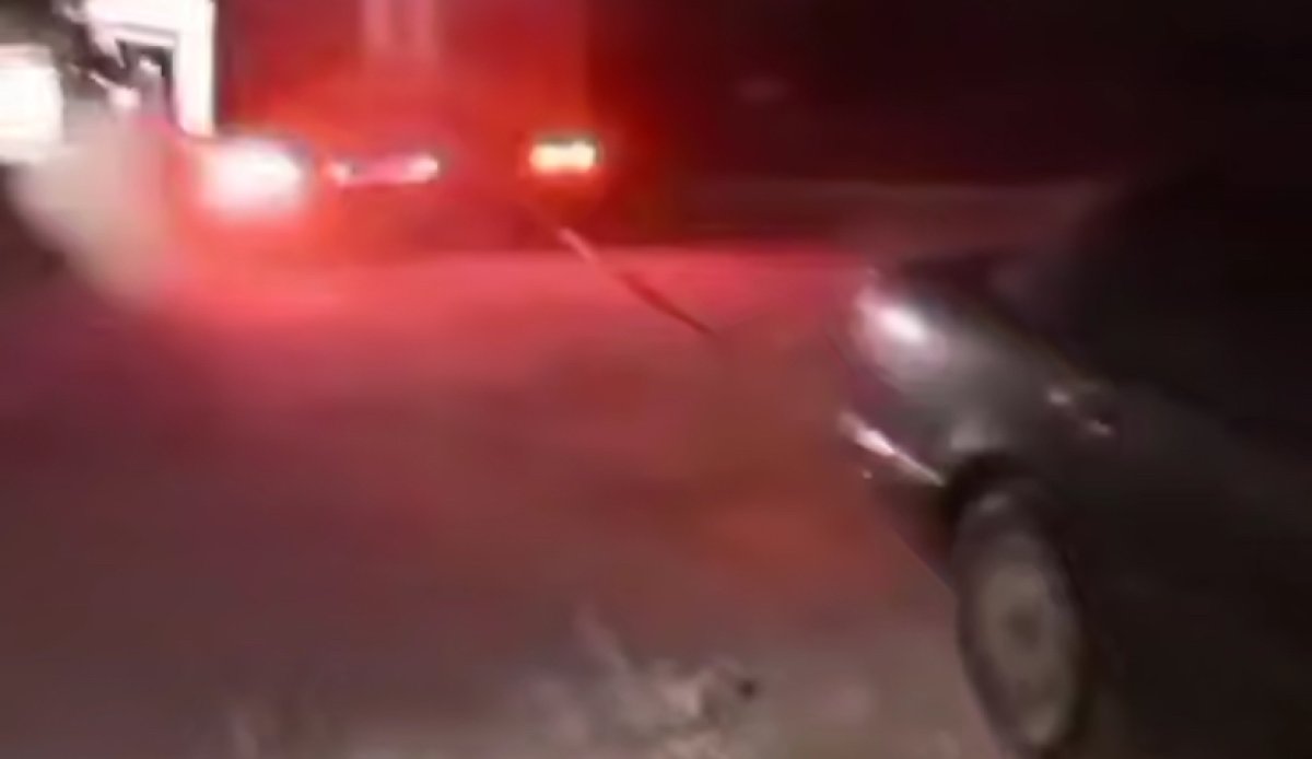 Гаражи с автомобилями загорелись в ВКО