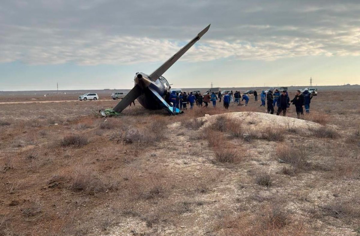 14 человек, в том числе двое детей, доставлены в мангистауские больницы с места авиакатастрофы