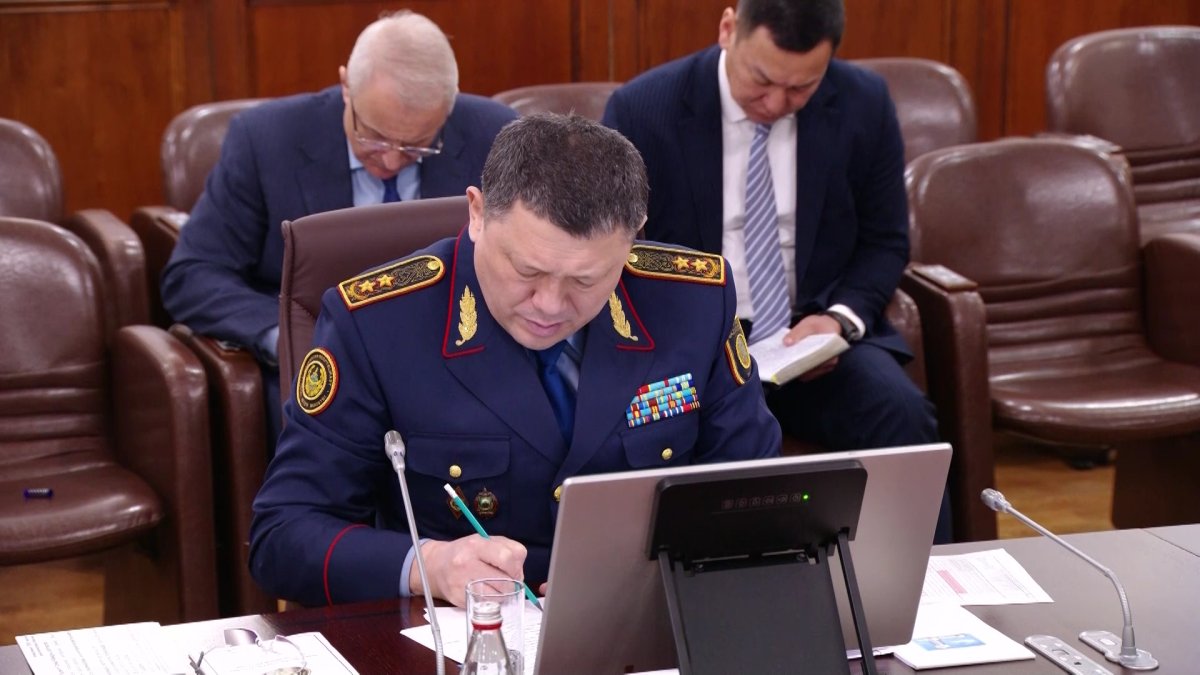 После катастрофы в Актау в Казахстане проверят самолеты и аэропорты