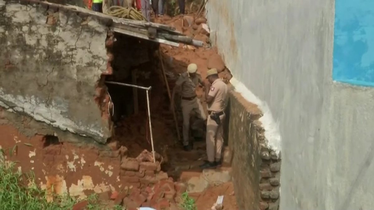 7 человек погибли из-за оползня в Индии