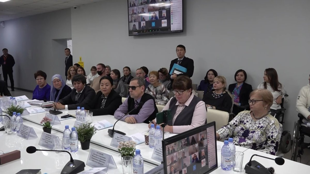 Өскеменде инклюзивті қоғамды дамыту мәселелері талқыланды