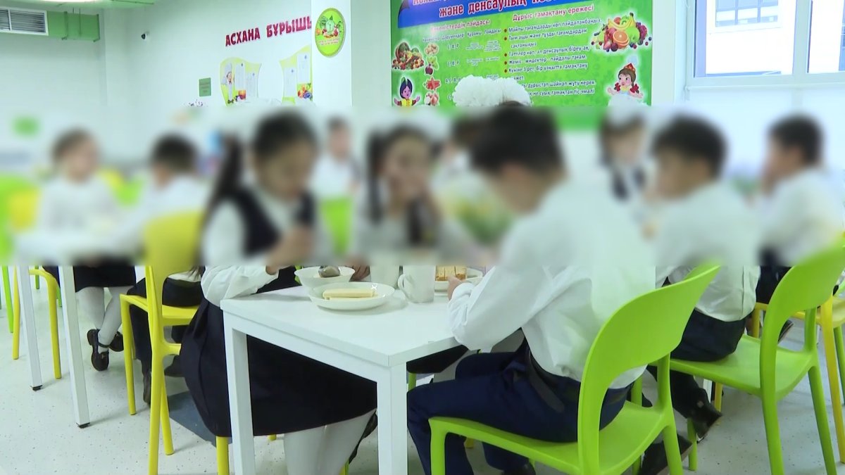 Жамбылда мектеп асханаларыннан жүзге жуық кемшілік анықталды