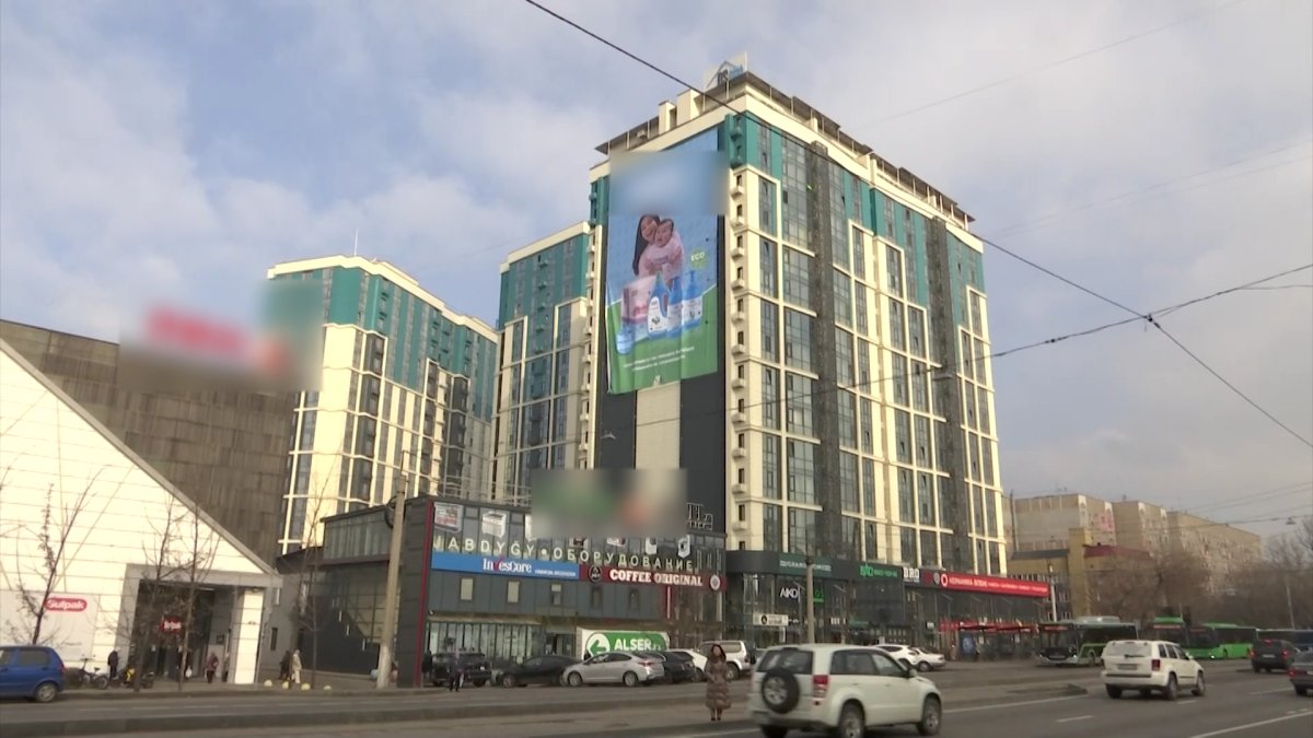 Промышленный альпинист разбился насмерть в Алматы