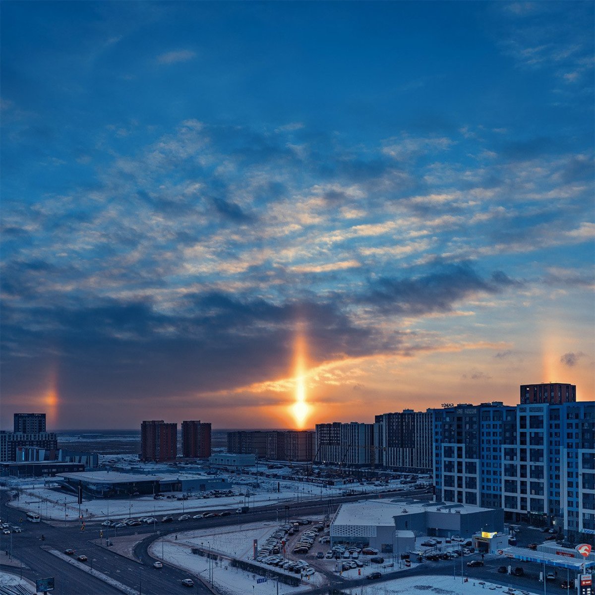 Несколько «солнц» сфотографировали в Астане
