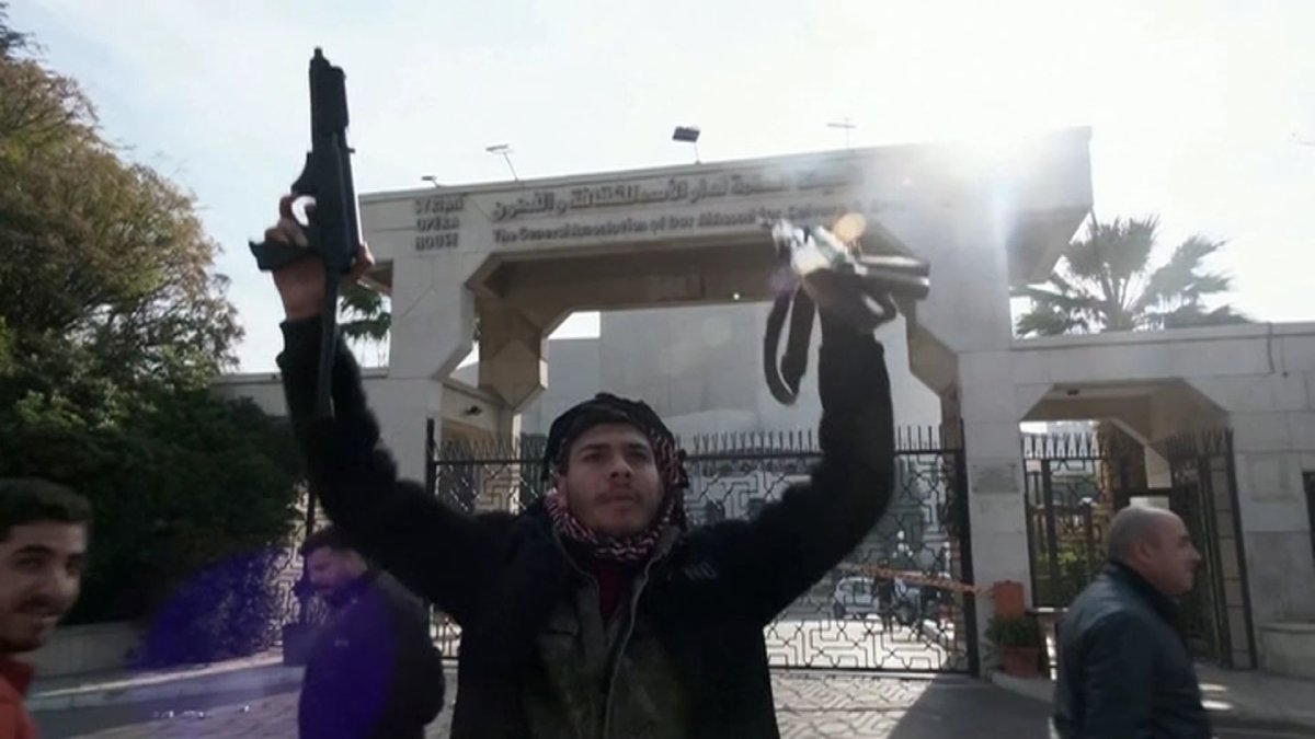 Башар Асад свергнут, оппозиция захватила Дамаск: что происходит в Сирии?