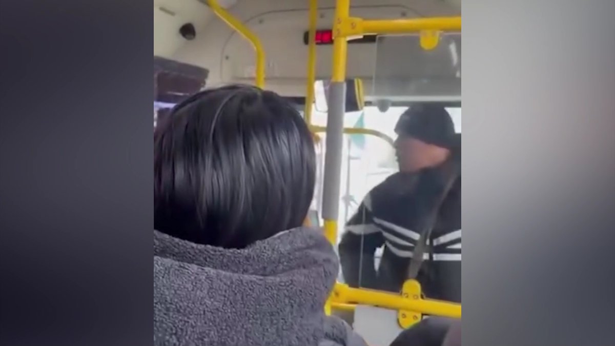 В Алматы задержали напавшего на водителя автобуса пассажира