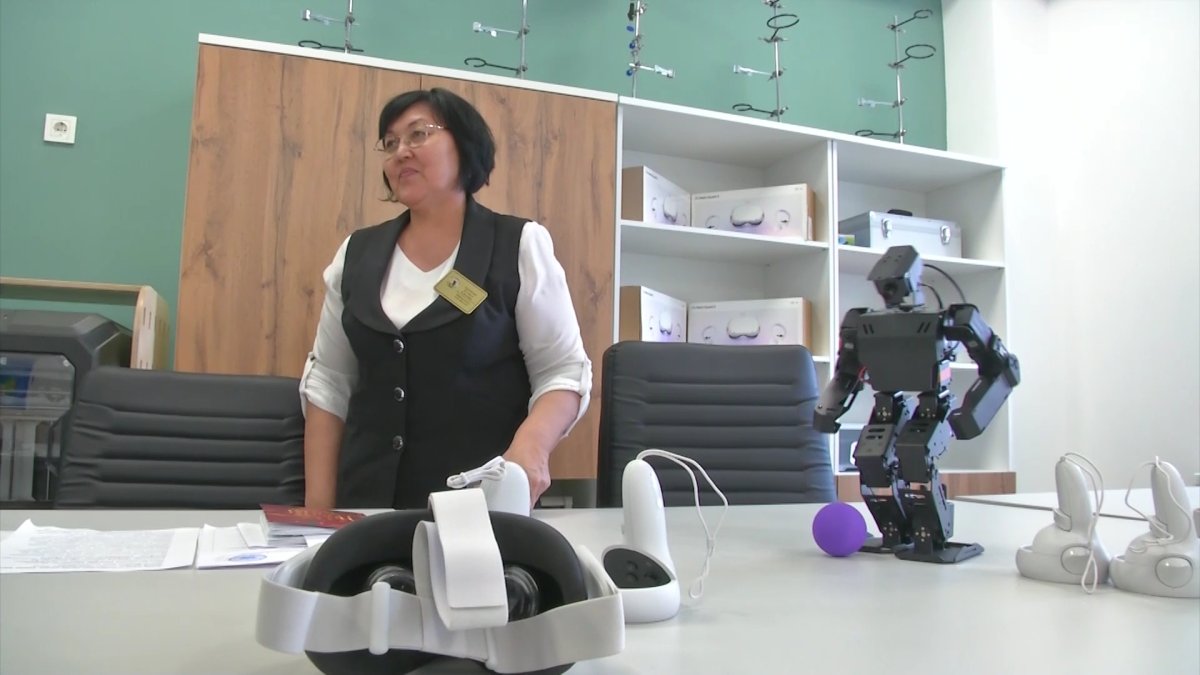 Депутаты от партии «AMANAT» проверили недавно возведенные школы в Таразе