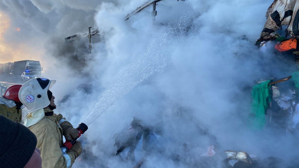 Киім-кешек толы көлік өртеніп кетті