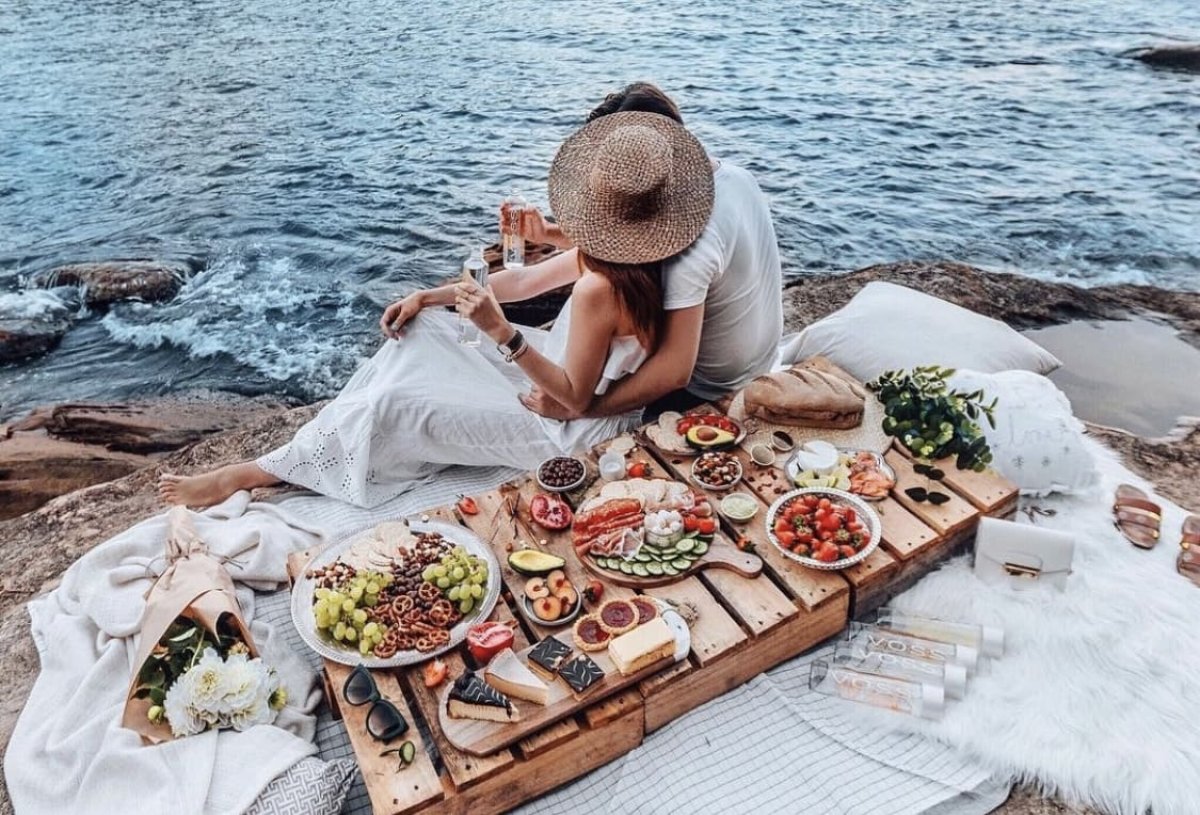 Козероги, экономьте, Водолеям пора в романтическое приключение: советы звёзд на 10 февраля