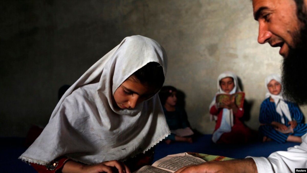 Алты жасар қызға үйленген молда тұтқындалды