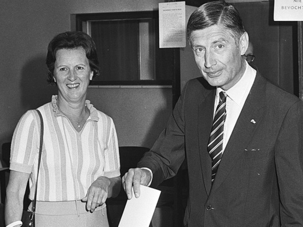 Экс-премьер Нидерландов и его жена прибегли к совместной эвтаназии