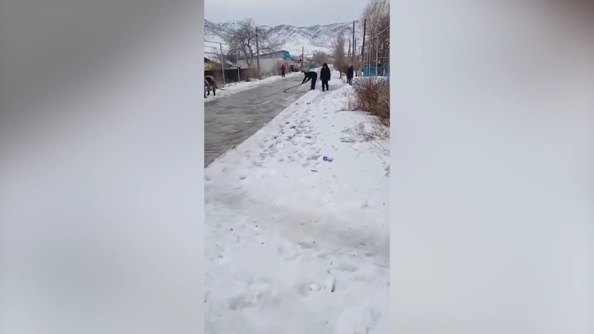 Ранние паводки пугают жителей Восточного Казахстана