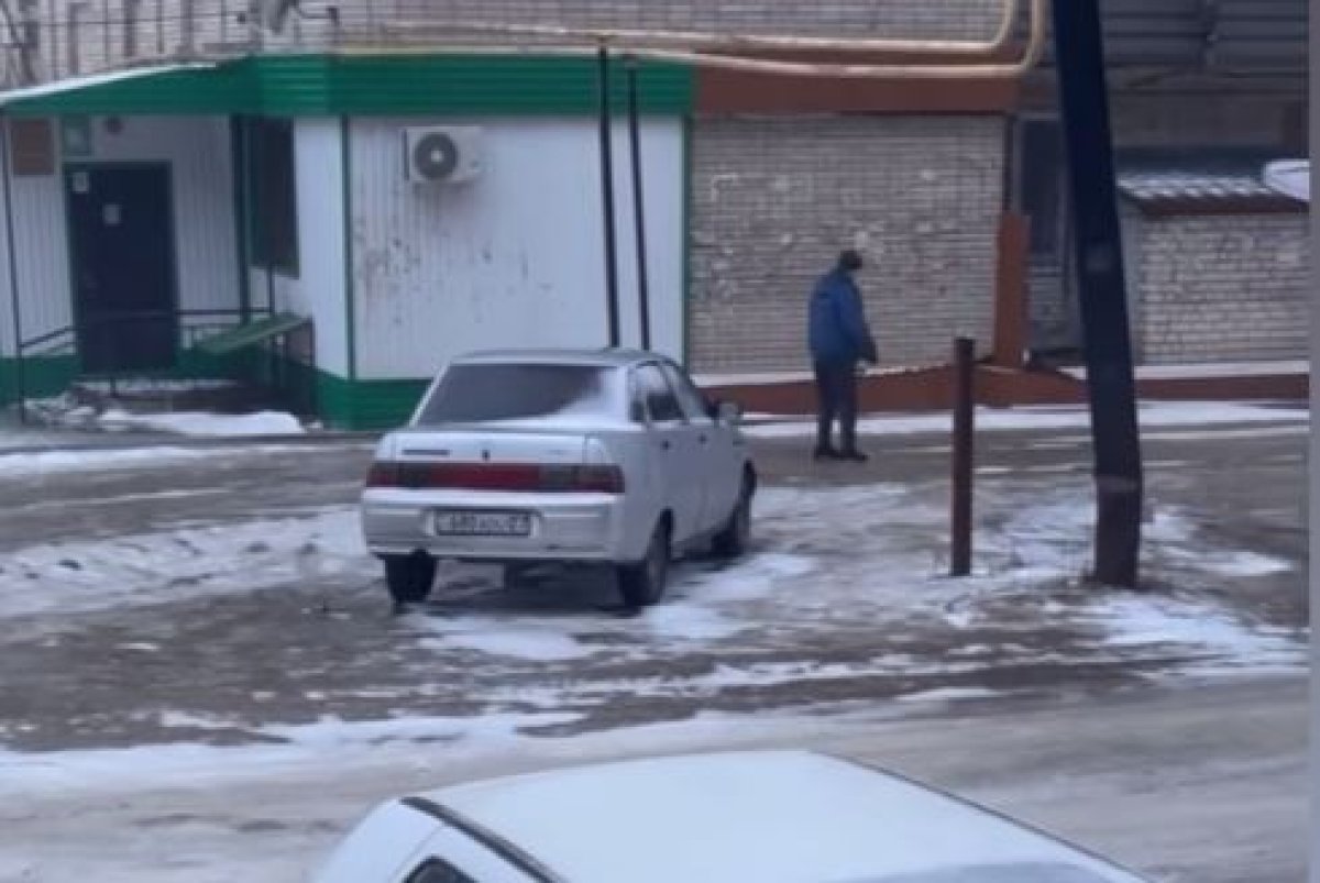 Уральцы достали коньки, чтобы добраться до работы