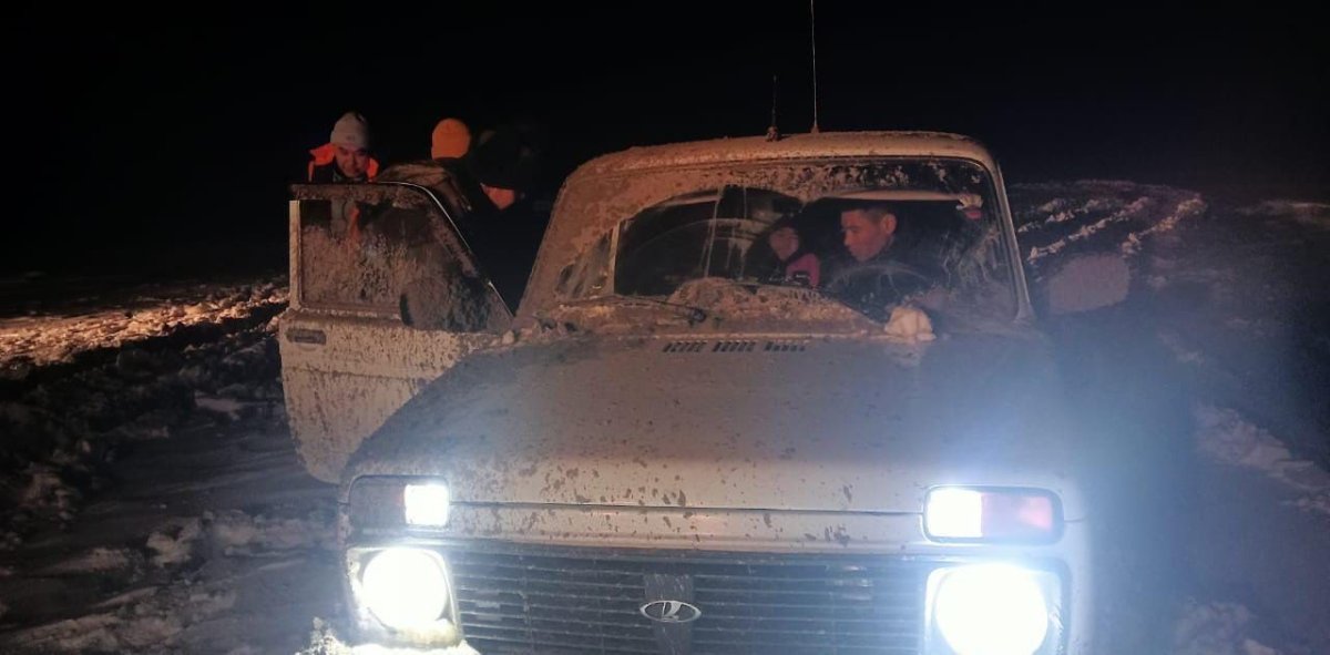 Үш көлік батпаққа батып қалды