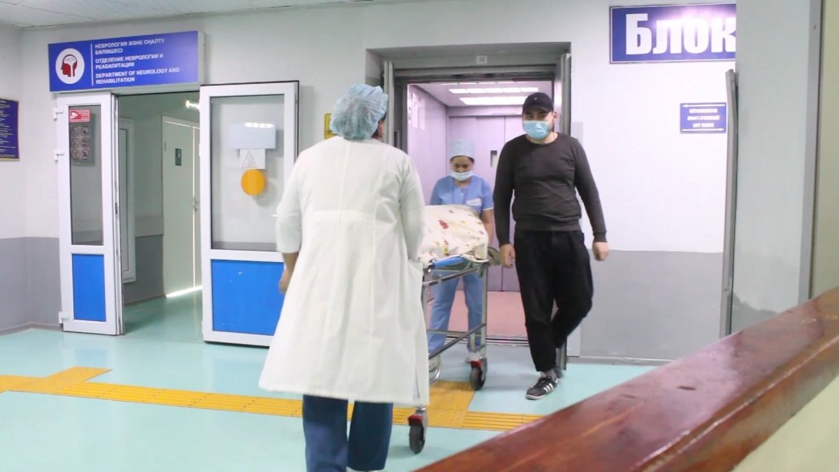 Пожар в шиномонтажке Актау: врачи рассказали о состоянии пострадавших иностранцев