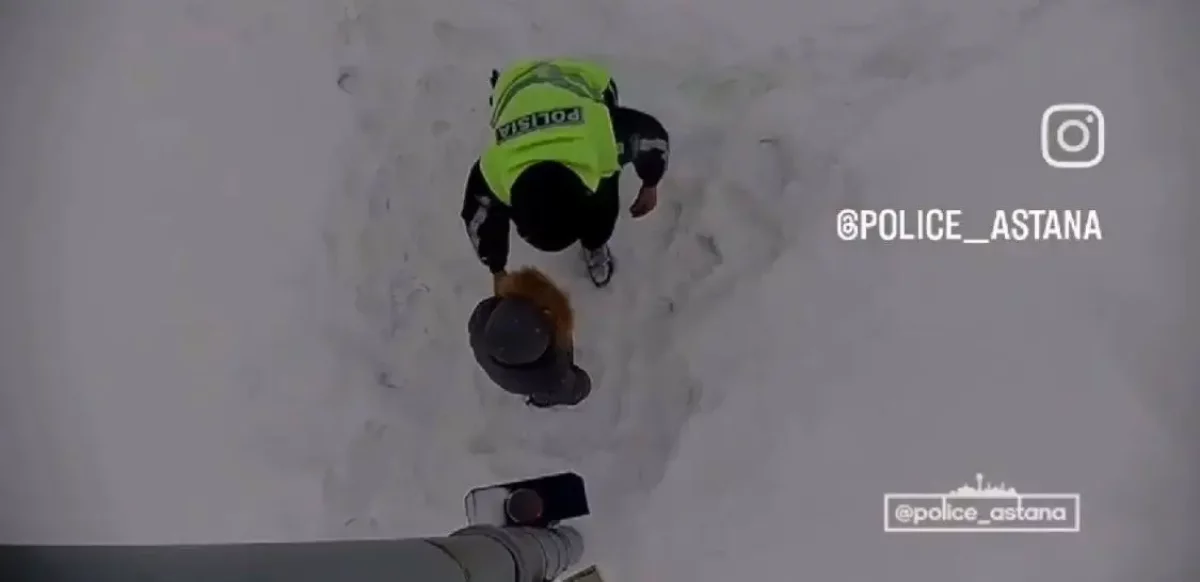 Астанада адасып кеткен 8 жасар бала «SOS» дабыл түймесіне жүгінген