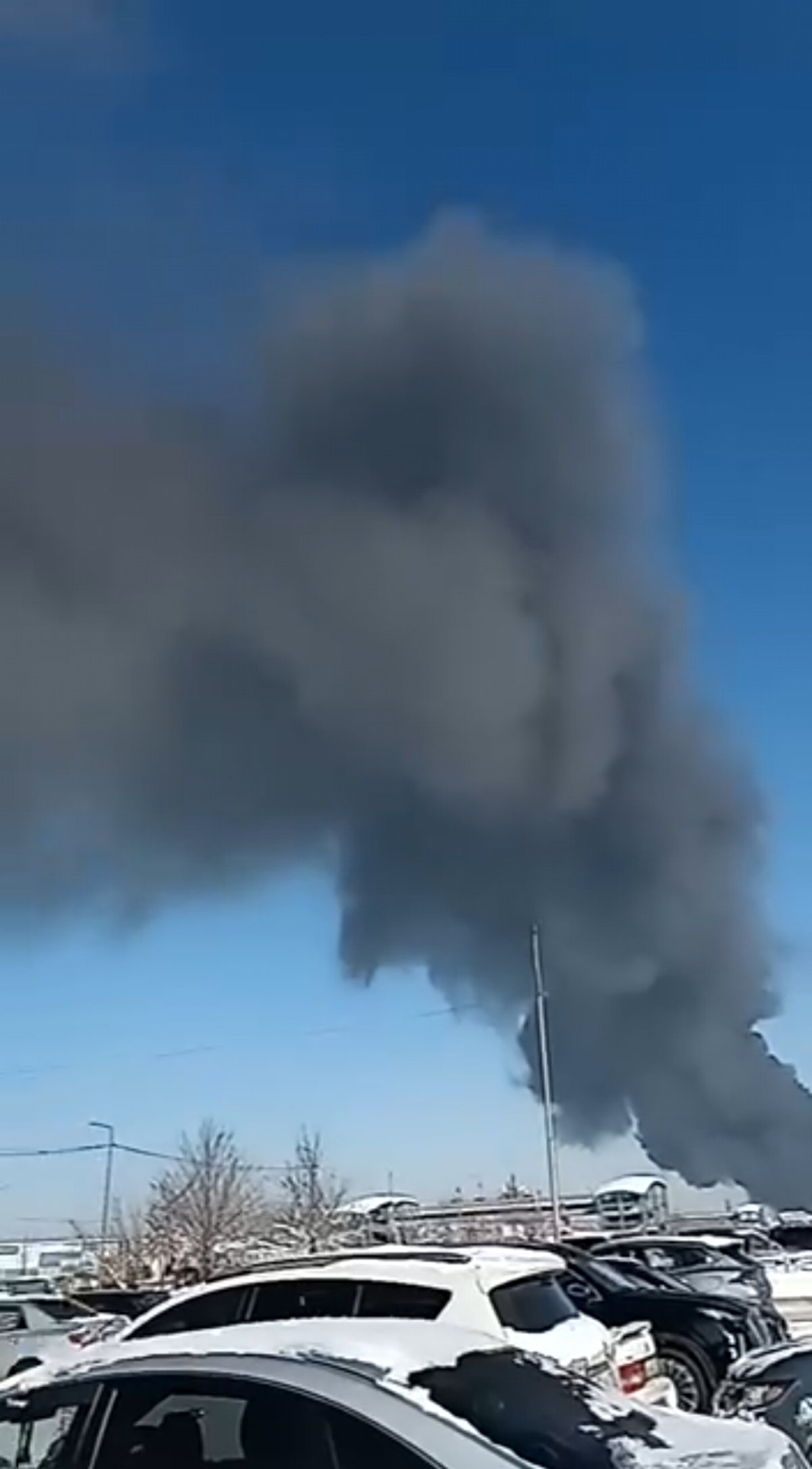 В Алматы горит "барахолка"