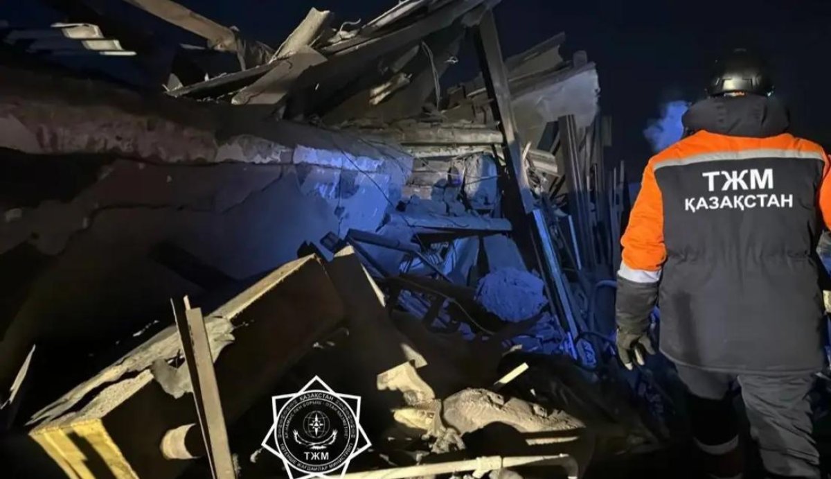 Қарағандыда жер үйде жарылыс болып, үйінді астынан бір адам шығарылды