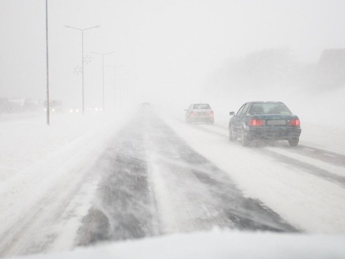 Почти 150 тенге штрафа выписали западноказахстанцу за поездку в непогоду