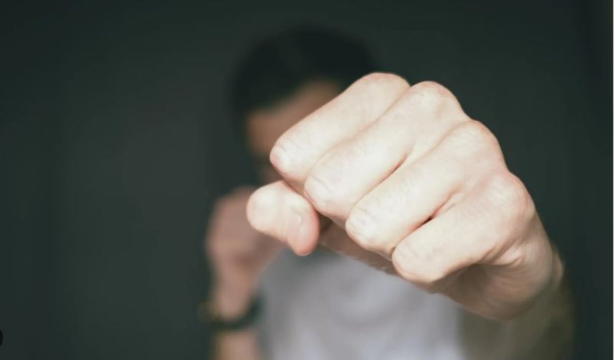 Посетитель подрался с врачом в Костанайской области