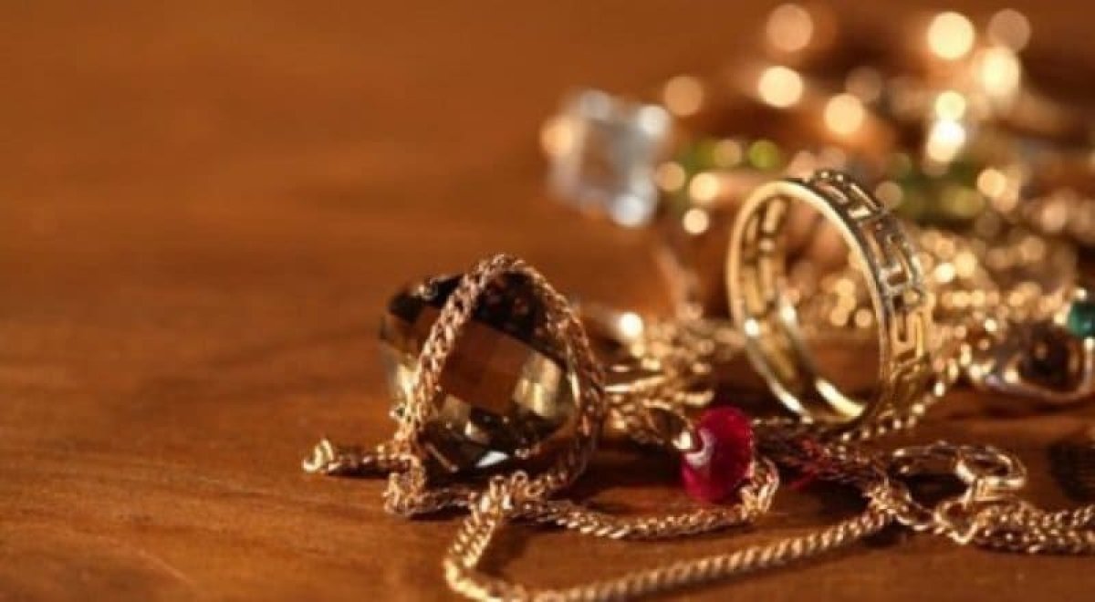 Астанада құрбысына қонаққа барған әйел үйін тонап кетті