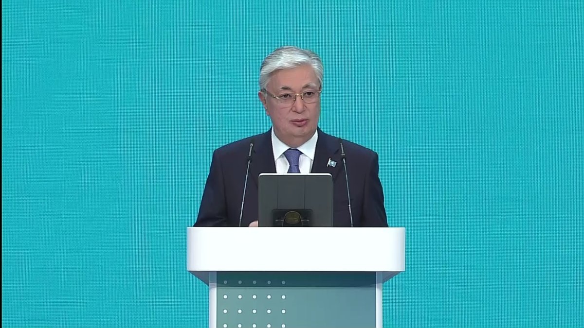 «Ер адамдар ренжімесін, әйелдер жұмысқа өте мұқият, тиянақты қарайды», - Президент