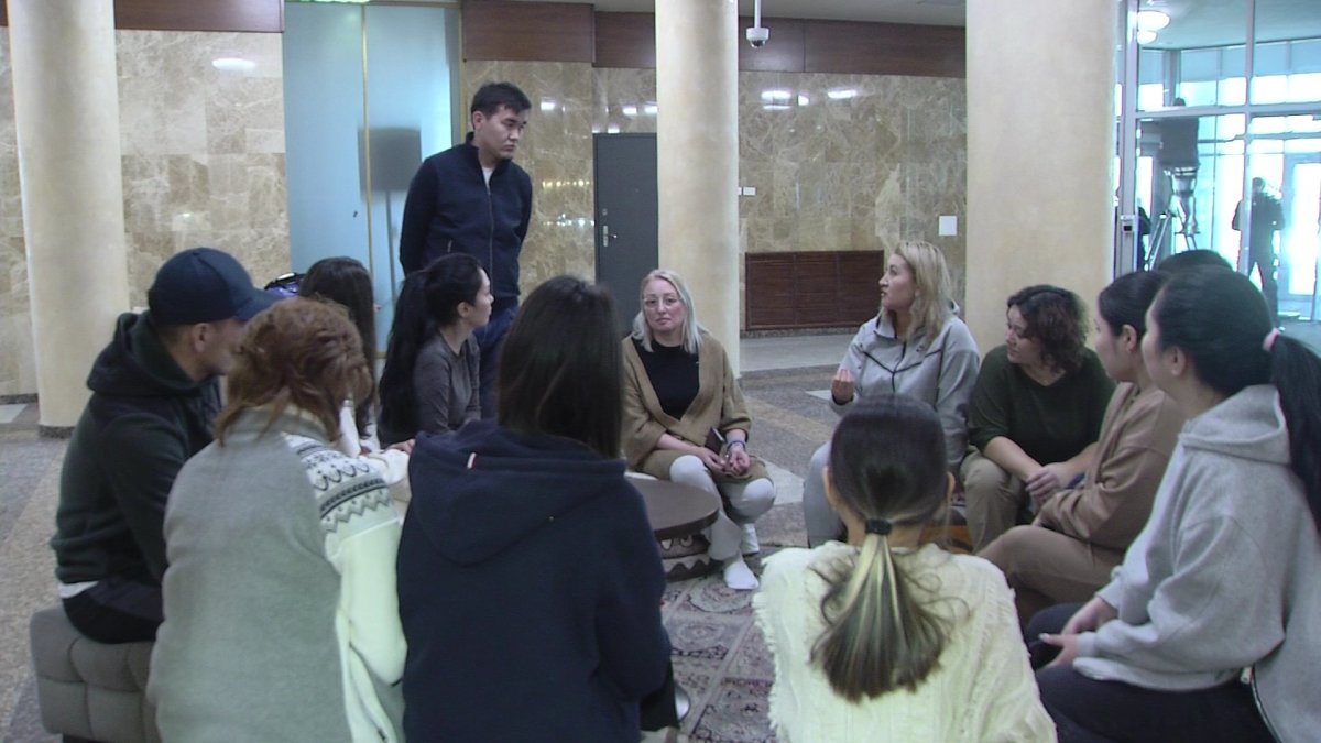 Жолаушылар екі күннен бері Дубайға ұша алмай отыр