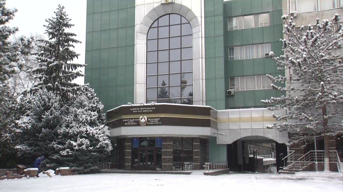 В Алматы задержали сотрудника городского акимата