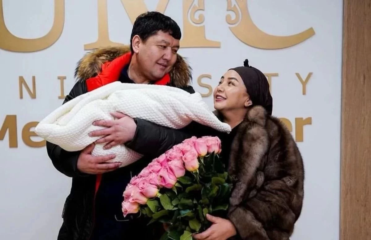 Алтынай Жорабаева қызын қырқынан шығарды