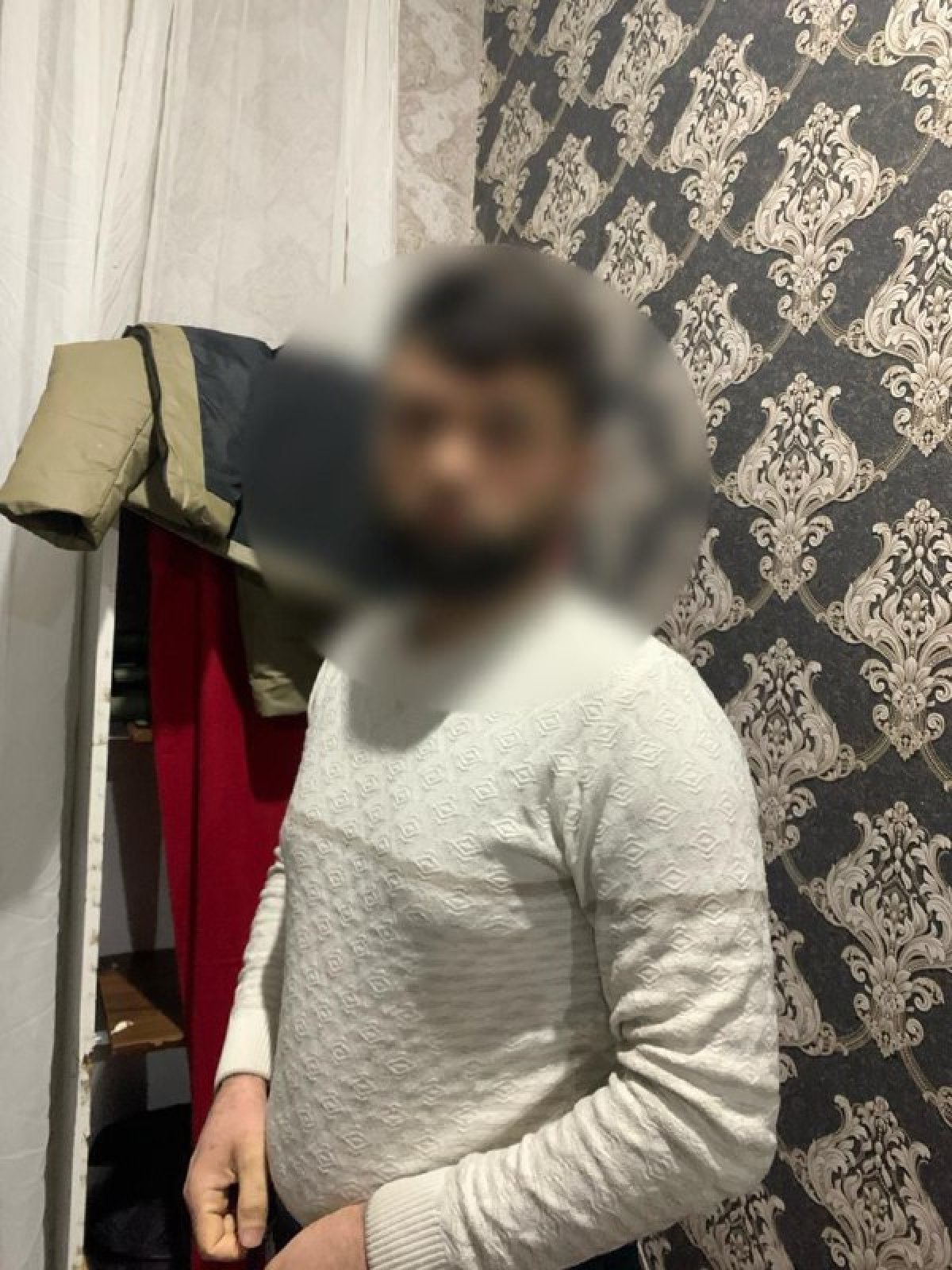 Находившегося в розыске иностранца задержали в ВКО