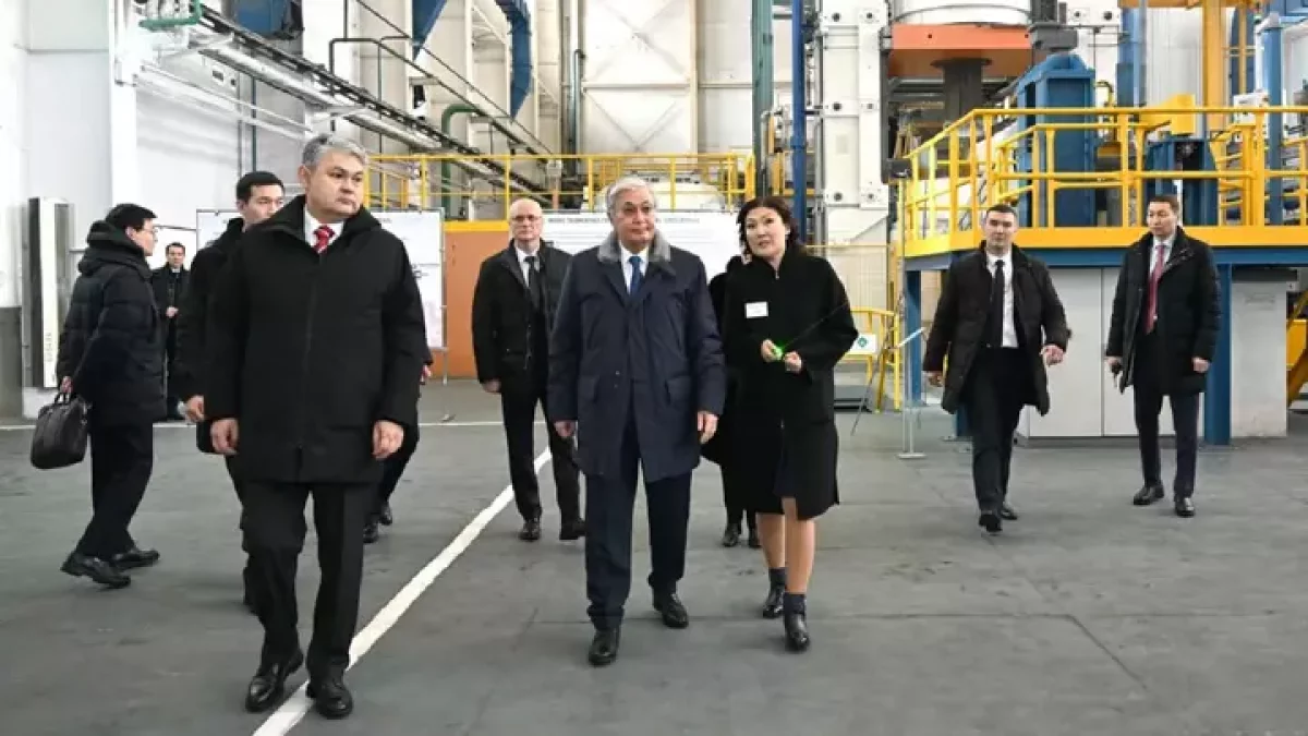 "Мұндай кәсіпорындар өте қажет": Тоқаев Өскемен титан-магний комбинатына барды
