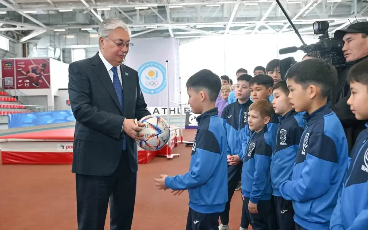 Қасым-Жомарт Тоқаев Ольга Рыпакова атындағы жеңіл атлетика орталығына барды