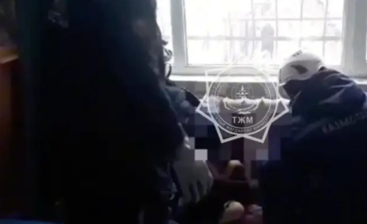 Шымкентте 6 жасар бала батареядан қолын шығара алмай қалған