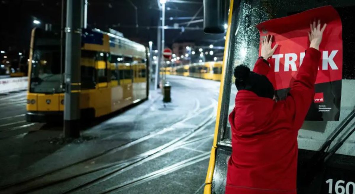 Общественный транспорт остановился почти по всей Германии