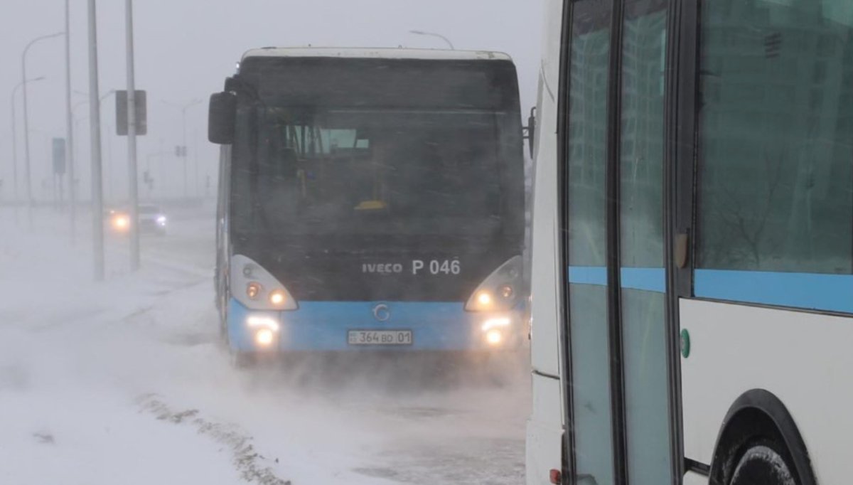 Все пригородные автобусы отменили в Астане