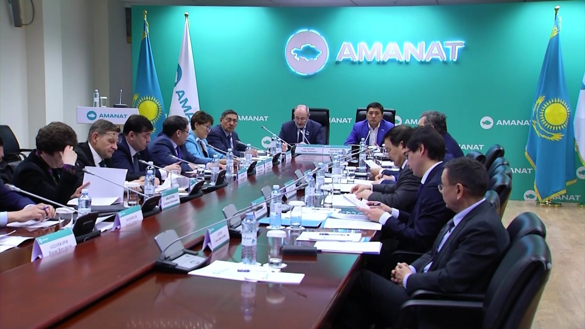 Паводки угрожают в этом году сотням тысяч казахстанцев, партия "AMANAT"
