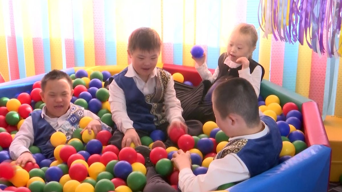 Ақтөбелік ата-аналар Даун синдромы бар балаларға арнайы орталық ашуды сұрайды