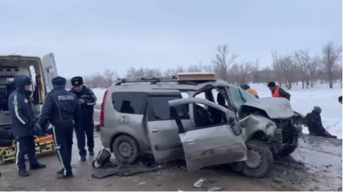 Восемь человек пострадали в аварии в Актюбинской области