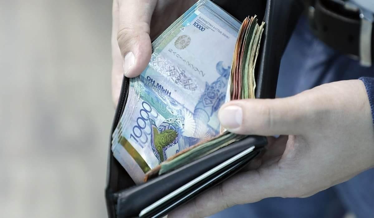 7,5 млн тенге штрафа заплатит полицейский за взятку в Караганде